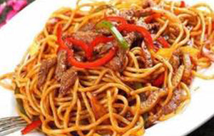 黑胡椒牛肉炒面 Fried noodles with beef and black pepper